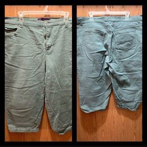 Gloria Vanderbilt Capris